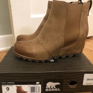Sorel  Joan of Arctic Wedge Chelsea Boot
